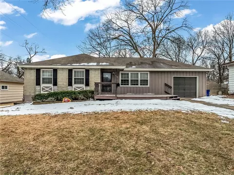 9807 E 79th Ter, Raytown, MO 64138