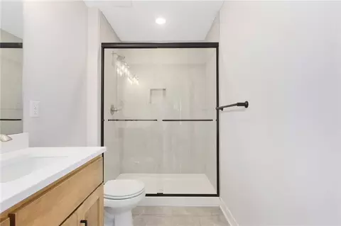 Bath - 655 S Ranson Pl, Independence, MO 64056 photo 2 of 4