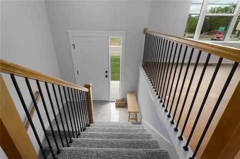 Entry Way - 655 S Ranson Pl, Independence, MO 64056 photo 3 of 4