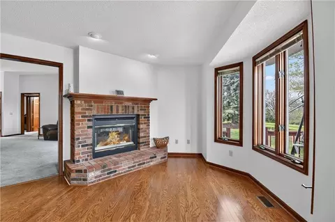 Living - 1504 Hillcrest Ct, Atchison, KS 66002 photo 3 of 3