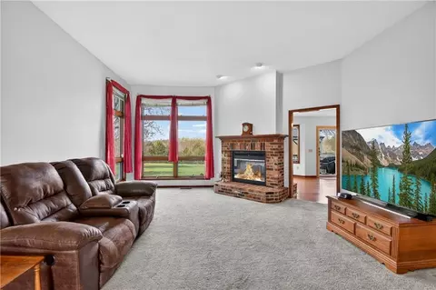 Living - 1504 Hillcrest Ct, Atchison, KS 66002 photo 1 of 3