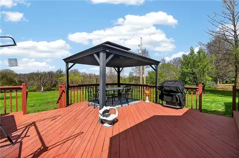 Exterior - 1504 Hillcrest Ct, Atchison, KS 66002 photo 3 of 4