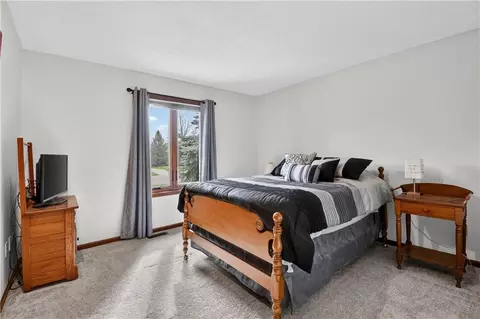 Bedroom - 1504 Hillcrest Ct, Atchison, KS 66002 photo 2 of 2