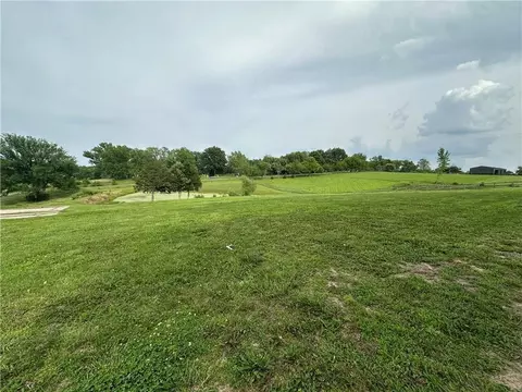 12723 Northern Ave, Liberty, MO 64068