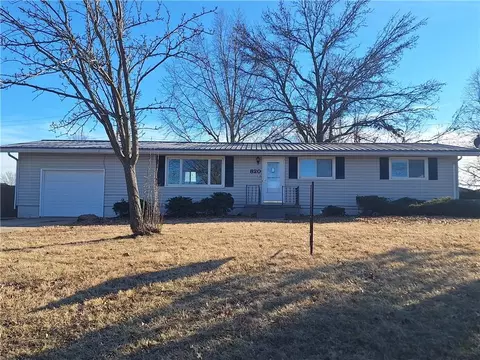 820 Meadow Ln, Kirksville, MO 63501