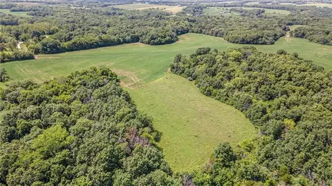 104 NW Ac Nw Graves Rd, Gower, MO 64454