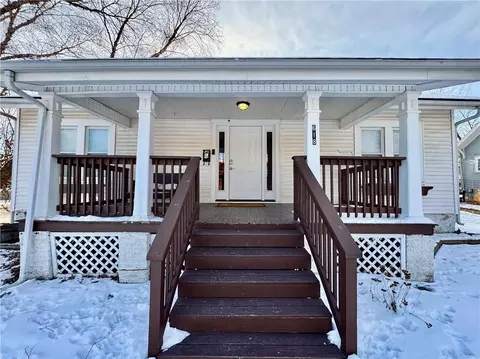 618 SE Miller St, Lees Summit, MO 64063