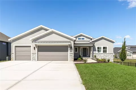 3808 W 187th St, Overland Park, KS 66085