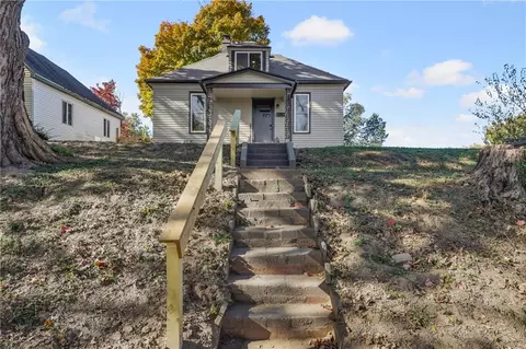 2314 S 19th St, Saint Joseph, MO 64503