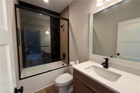 Bath - 27604 E 128th Ct, Lees Summit, MO 64086 photo 2 of 2