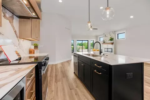 Kitchen - 27604 E 128th Ct, Lees Summit, MO 64086 photo 5 of 6