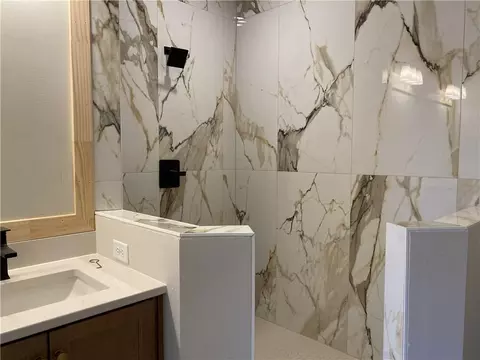 Bath - 27604 E 128th Ct, Lees Summit, MO 64086 photo 2 of 3