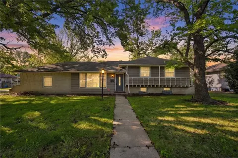 8705 E 83rd Ter, Raytown, MO 64138