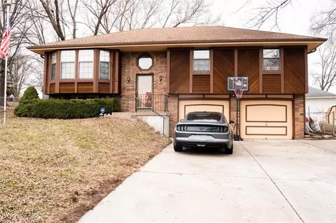 11526 N Wayne Ave, Kansas City, MO 64155