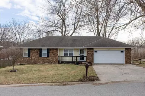 4514 Alpha Ln, Saint Joseph, MO 64506