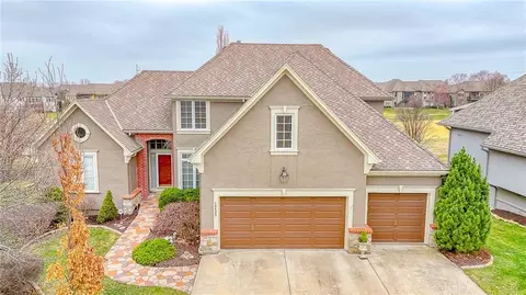 19605 W 99th St, Lenexa, KS 66220