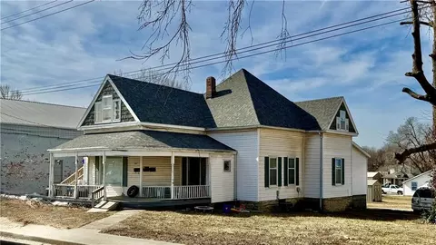 204 S Camden St, Richmond, MO 64085