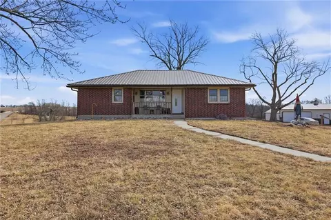 18325 Baxter Rd, Lawson, MO 64062