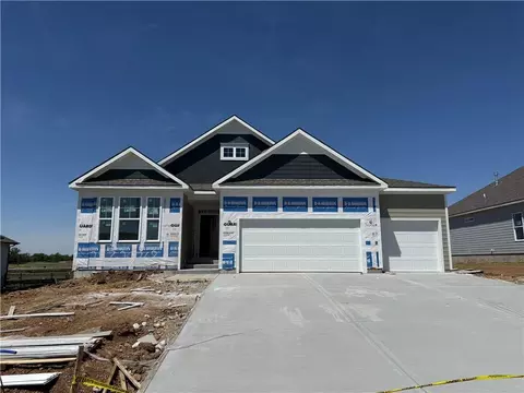 20768 W 188th St, Spring Hill, KS 66083
