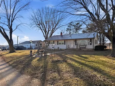 20567 York Rd, Brunswick, MO 65236