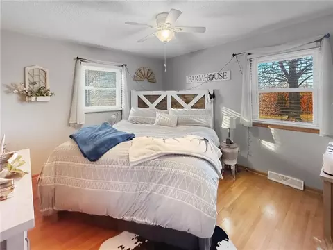 Bedroom - 20567 York Rd, Brunswick, MO 65236 photo 1 of 3