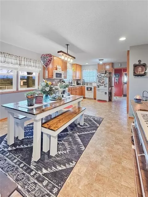 Kitchen - 20567 York Rd, Brunswick, MO 65236 photo 3 of 3
