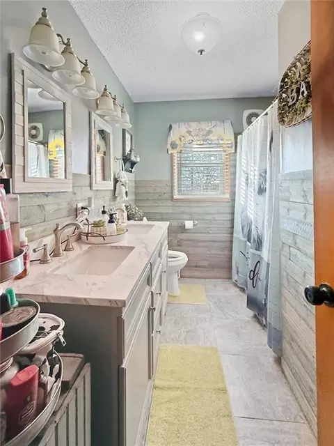 Bath - 20567 York Rd, Brunswick, MO 65236 photo 1 of 2