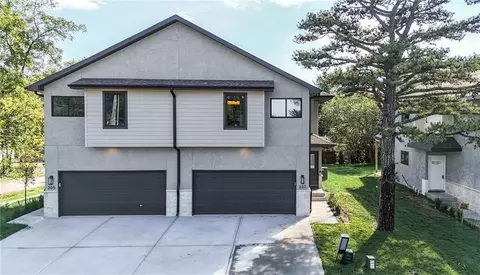 219 NW Orchard Ct, Lees Summit, MO 64063