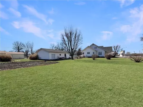 Exterior - 300 E 2nd St, Norborne, MO 64668 photo 10 of 11