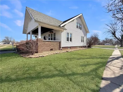 Exterior - 300 E 2nd St, Norborne, MO 64668 photo 3 of 11