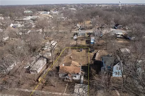 View/Area - 300 E Florence St, Windsor, MO 65360 photo 1 of 5