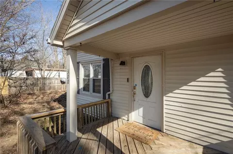 Exterior - 300 E Florence St, Windsor, MO 65360 photo 3 of 8