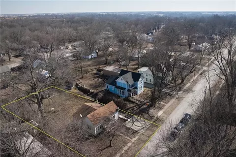 View/Area - 300 E Florence St, Windsor, MO 65360 photo 2 of 5