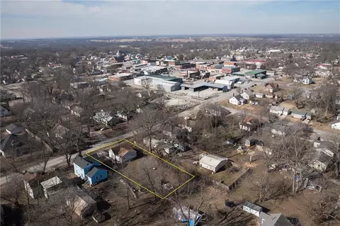 View/Area - 300 E Florence St, Windsor, MO 65360 photo 3 of 5