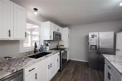 Kitchen - 300 E Florence St, Windsor, MO 65360 photo 2 of 3