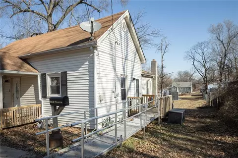 Other - 300 E Florence St, Windsor, MO 65360 photo 3 of 9