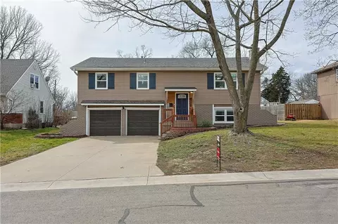 525 N Stevenson St, Olathe, KS 66061