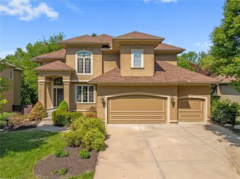 17560 S Brockway St, Olathe, KS 66062