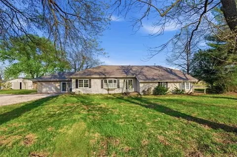 21503 S State Route Y Hwy, Belton, MO 64012