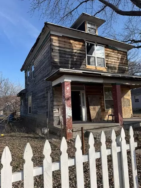 1613 11th St, Saint Joseph, MO 64501