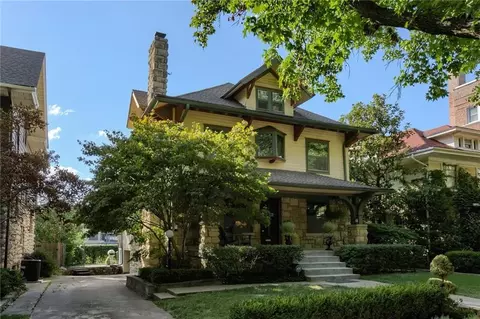 3520 Locust St, Kansas City, MO 64109