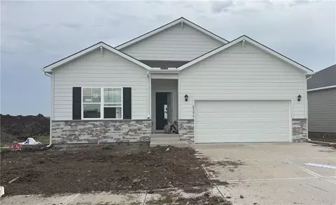 25279 W 177th Terr St, Gardner, KS 66030