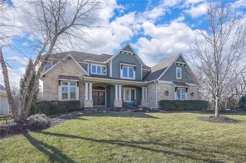 12701 W 165th St, Overland Park, KS 66221