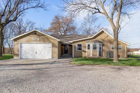 1024 S Madison St, Raymore, MO 64083