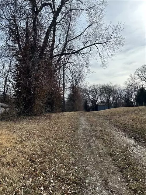 117 W South St, Richmond, MO 64085