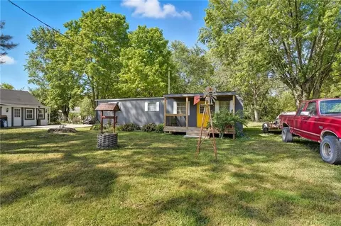 Exterior - 610 Water St, Holt, MO 64048 photo 2 of 11
