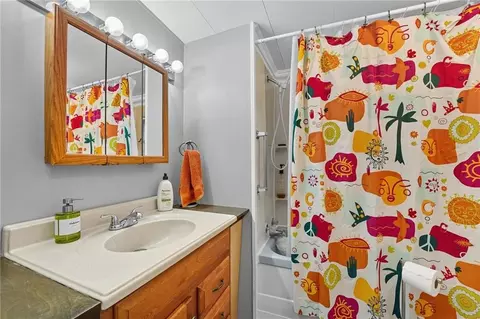 Bath - 610 Water St, Holt, MO 64048 photo 1 of 1