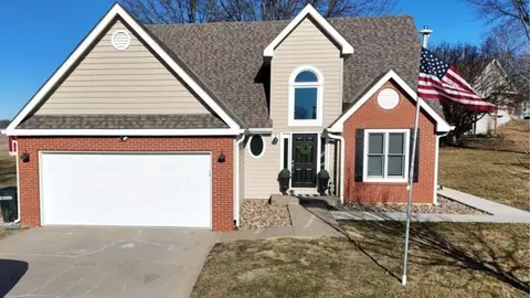 703 Judith Ave, Gower, MO 64454