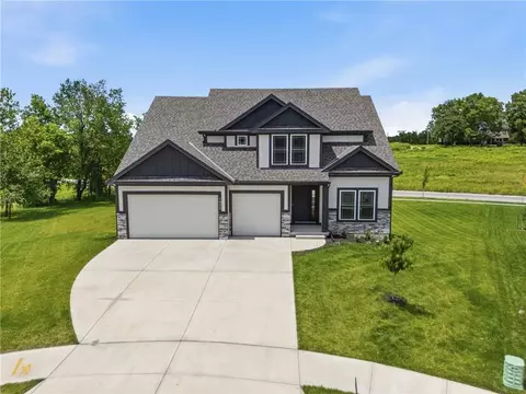 1972 Longview Dr, Liberty, MO 64068