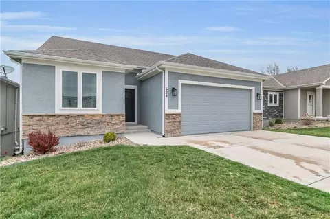 628 NW 110th St, Kansas City, MO 64155